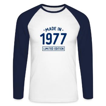 Fabriqué en 1977 - Edition limitée - Année de naissance - T-shirt baseball manches longues Homme - blanc/marine - Devant - Nik (191cm)