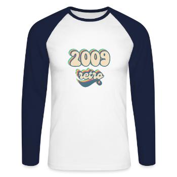 2009 Retro Geschenkidee - Unisex Baseballshirt langarm - Weiß/Navy - Vorne - Nik (191cm)