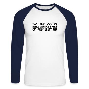 Milton Keynes Koordinaten - Unisex Baseballshirt langarm - Weiß/Navy - Vorne - Nik (191cm)