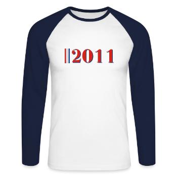 Jahr 2011 - Unisex Baseballshirt langarm - Weiß/Navy - Vorne - Nik (191cm)