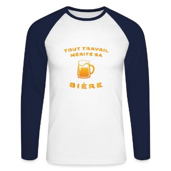 Tout travail mérite sa bière Message Humour Alcool - T-shirt baseball manches longues Homme - blanc/marine - Devant - Nik (191cm)
