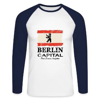 Berlin Vintage Flag - T-shirt baseball manches longues Homme - blanc/marine - Devant - Nik (191cm)