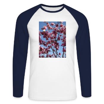 rosa Magnolienzweige im Frühling - Unisex Baseballshirt langarm - Weiß/Navy - Vorne - Nik (191cm)