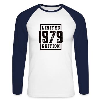 Geboren 1979 seit 1979 aussergewöhnlich - Unisex Baseballshirt langarm - Weiß/Navy - Vorne - Nik (191cm)
