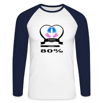 Zwillinge on board Babyfüße Babysisitter Geschenk - Unisex Baseballshirt langarm - Weiß/Navy - Vorne - Nik (191cm)