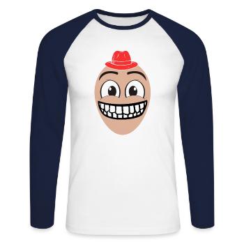 Un homme heureux avec un chapeau rouge - T-shirt baseball manches longues Homme - blanc/marine - Devant - Nik (191cm)