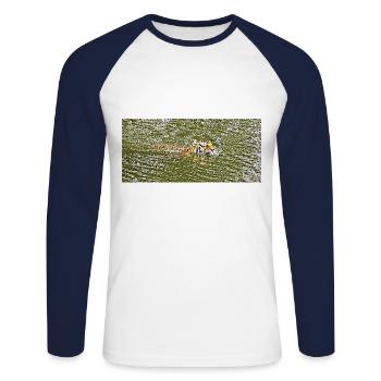 Das Sommerbad des Tigers - Unisex Baseballshirt langarm - Weiß/Navy - Vorne - Nik (191cm)