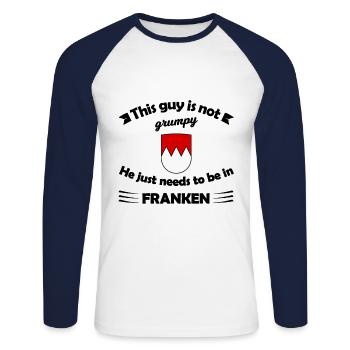 Vacances en Franconie - T-shirt baseball manches longues Homme - blanc/marine - Devant - Nik (191cm)
