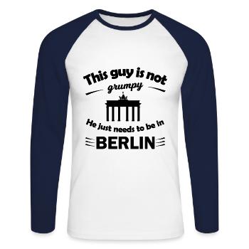 Reise nach Berlin - Unisex Baseballshirt langarm - Weiß/Navy - Vorne - Nik (191cm)