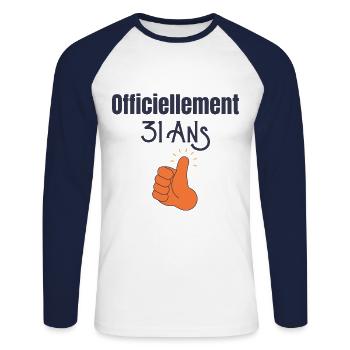 Officiellement 31 Ans - T-shirt baseball manches longues Homme - blanc/marine - Devant - Nik (191cm)