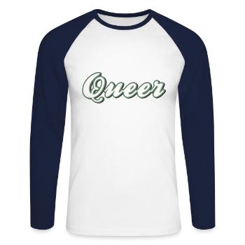 Unauffälliges Queer Design - Unisex Baseballshirt langarm - Weiß/Navy - Vorne - Nik (191cm)
