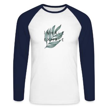 Julibel / Inhale Exhale Yoga - T-shirt baseball manches longues Homme - blanc/marine - Devant - Nik (191cm)