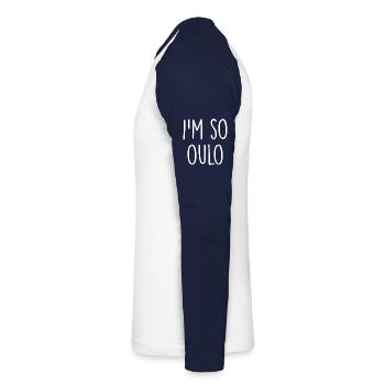 Oulo Finland - Unisex Baseballshirt langarm - Weiß/Navy - Links - Nik (191cm)