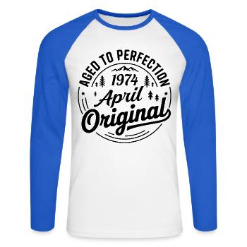 April 1974 – Legende der Gipfel und Berge - Unisex Baseballshirt langarm - Weiß/Royalblau - Vorne - Nik (191cm)