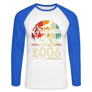 Original octobre 2006 – 20e anniversaire Millésime - T-shirt baseball manches longues Homme - blanc/bleu royal - Devant - Nik (191cm)