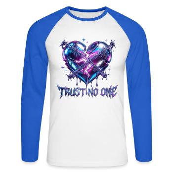 Trust No One - Y2K Liquid Chrome Barbed Wire Broke - Unisex Baseballshirt langarm - Weiß/Royalblau - Vorne - Nik (191cm)
