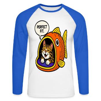 Katze im Maul eines Fisches – Einzigartiges Design - Unisex Baseballshirt langarm - Weiß/Royalblau - Vorne - Nik (191cm)