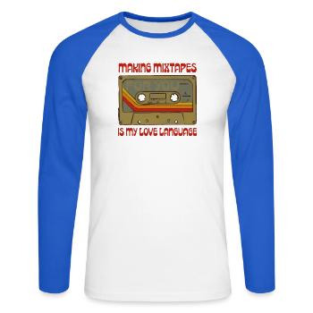 Mixtapes sind meine Liebessprache - Unisex Baseballshirt langarm - Weiß/Royalblau - Vorne - Nik (191cm)