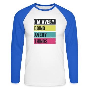 Ich mache Avery Things Retro-Farben - Unisex Baseballshirt langarm - Weiß/Royalblau - Vorne - Nik (191cm)