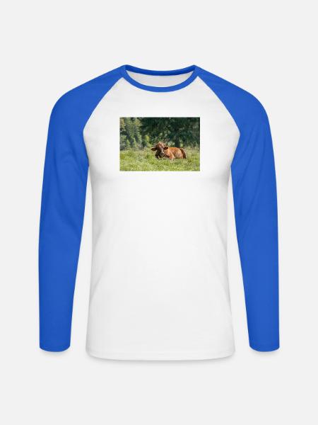 Alpen-Idylle: Kuh auf bayerischer Alm - Unisex Baseballshirt langarm - Weiß/Royalblau