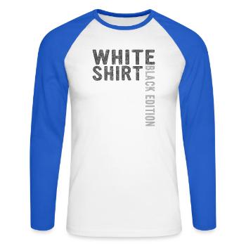 Weißes Shirt Black Edition - Unisex Baseballshirt langarm - Weiß/Royalblau - Vorne - Nik (191cm)