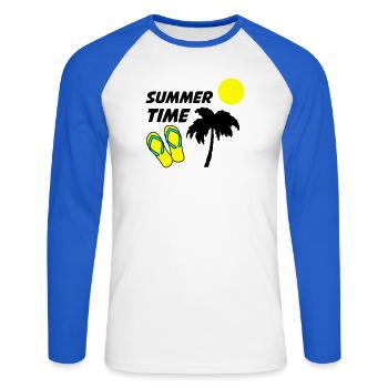 Strandflipflops im Sonnenlicht - Unisex Baseballshirt langarm - Weiß/Royalblau - Vorne - Nik (191cm)