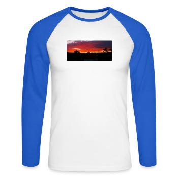 Sonnenuntergangs-Silhouette über Stadt - Unisex Baseballshirt langarm - Weiß/Royalblau - Vorne - Nik (191cm)