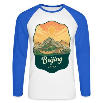 Badge rétro de voyage au coucher de soleil de la Grande Muraille de Pékin - T-shirt baseball manches longues Homme - blanc/bleu royal - Devant - Nik (191cm)
