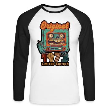 Original 1973 édition limitée Cassette anniversaire - T-shirt baseball manches longues Homme - blanc/noir - Devant - Nik (191cm)
