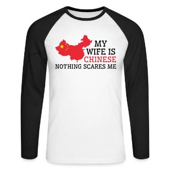 Rien ne me fait peur, femme chinoise Chine - T-shirt baseball manches longues Homme - blanc/noir - Devant - Nik (191cm)