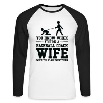 Baseball-Trainerin Ehefrau Berufstätige Mutter - Unisex Baseballshirt langarm - Weiß/Schwarz - Vorne - Nik (191cm)