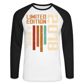 Geboren im April 2018 Geburtstagsgeschenk 2018 Retro - Unisex Baseballshirt langarm - Weiß/Schwarz - Vorne - Nik (191cm)