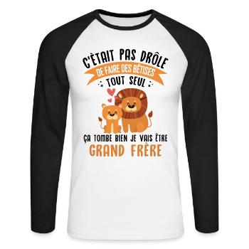 Je vais être Grand Frère - T-shirt baseball manches longues Homme - blanc/noir - Devant - Nik (191cm)