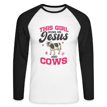 Kuh Bauer This Girl Runs On Jesus And Cow - Unisex Baseballshirt langarm - Weiß/Schwarz - Vorne - Nik (191cm)