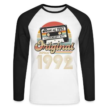 1992 Jahrgang Vintage Geburtstag Retro Geschenk - Unisex Baseballshirt langarm - Weiß/Schwarz - Vorne - Nik (191cm)