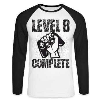 Level 8 Complete Geburtstagsgeschenk 8 Jahre Gamer - Unisex Baseballshirt langarm - Weiß/Schwarz - Vorne - Nik (191cm)