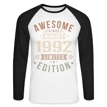 August 1992 Geburtstag im August 1992 Vintage 1992 - Unisex Baseballshirt langarm - Weiß/Schwarz - Vorne - Nik (191cm)