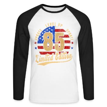 Mise à jour Level Up 85 Years Limited Edition USA - T-shirt baseball manches longues Homme - blanc/noir - Devant - Nik (191cm)