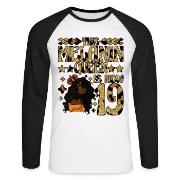 Cette reine de mélanine a maintenant 19 ans de noir - T-shirt baseball manches longues Homme - blanc/noir - Devant - Nik (191cm)