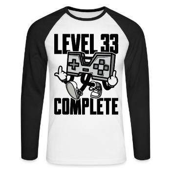 Level 33 Complete Geburtstagsgeschenk 33 Jahre - Unisex Baseballshirt langarm - Weiß/Schwarz - Vorne - Nik (191cm)
