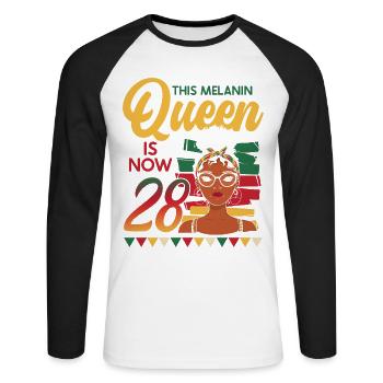 Cette reine de la mélanine a maintenant 28, 28 ans. - T-shirt baseball manches longues Homme - blanc/noir - Devant - Nik (191cm)