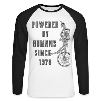 PROPULSÉ PAR L’HUMAIN DEPUIS 1978 - T-shirt baseball manches longues Homme - blanc/noir - Devant - Nik (191cm)