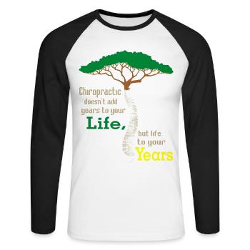 Wachsendes Baum Motiv mit Wirbeldesign - Unisex Baseballshirt langarm - Weiß/Schwarz - Vorne - Nik (191cm)