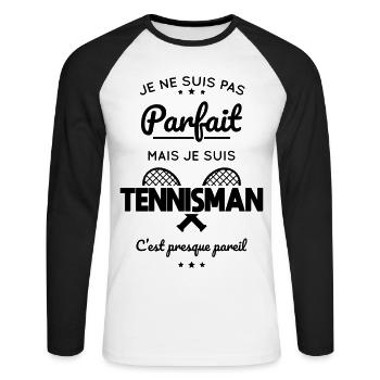 Pas parfait mais tennisman c'est presque pareil - T-shirt baseball manches longues Homme - blanc/noir - Devant - Nik (191cm)