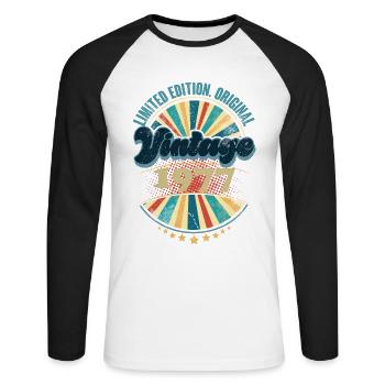Year of birth 1977 Birthday Vintage - Unisex Long Sleeve Baseball T-Shirt - white/black - Front - Nik (191cm)