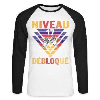 Niveau 17 Débloqué Cadeau 17 Ans Gamer Geek Drôle - T-shirt baseball manches longues Homme - blanc/noir - Devant - Nik (191cm)