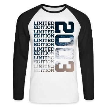 LIMITED EDITION 2003 23 JAHRE 23. GEBURTSTAG - Unisex Baseballshirt langarm - Weiß/Schwarz - Vorne - Nik (191cm)