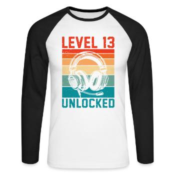 13 Jahre altes Level freigeschaltet - 13th Anniversary Gamer - Unisex Baseballshirt langarm - Weiß/Schwarz - Vorne - Nik (191cm)