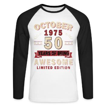 Cadeau 50ème anniversaire Voiture Ancienne Octobre 1975 - T-shirt baseball manches longues Homme - blanc/noir - Devant - Nik (191cm)