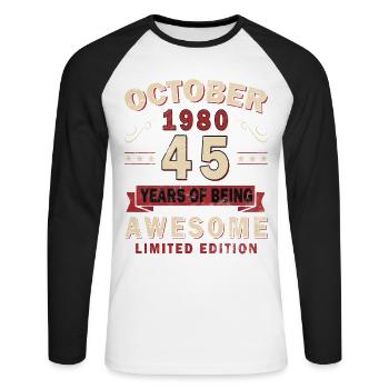 45. Geburtstag Geschenk Oldtimer Oktober 1980 - Unisex Baseballshirt langarm - Weiß/Schwarz - Vorne - Nik (191cm)